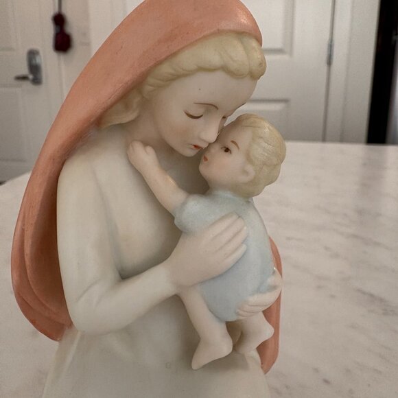 Lefton China- Blessed Mother Figurine Sheettp - Picture 4 of 4